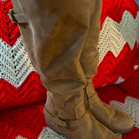Ladies Beartraps Knee Boots,Size 9, a deep tan, Pre-loved in excellent condition - Picture 2 of 5